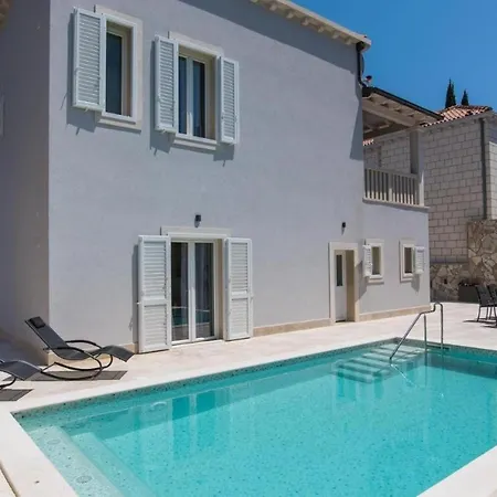 New! In Villa