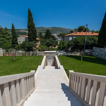 New! In Villa